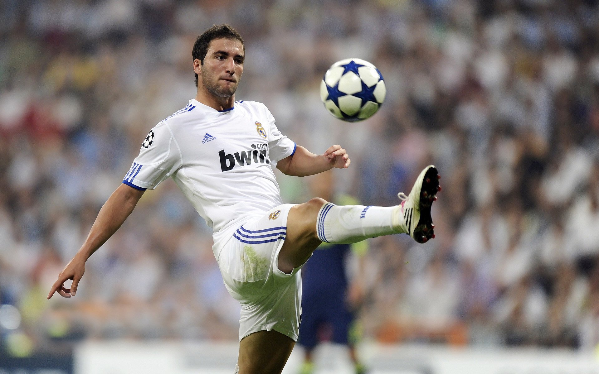 武切维奇绝杀时刻,当公牛角尖刺穿活塞铁壁